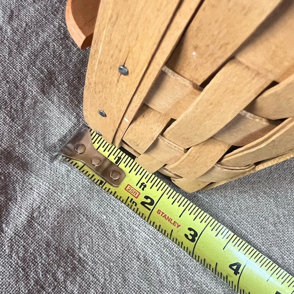 Vintage 2004 Longaberger Biscuit Basket with Wood Divider. Great Condition. - Picture 6 of 8